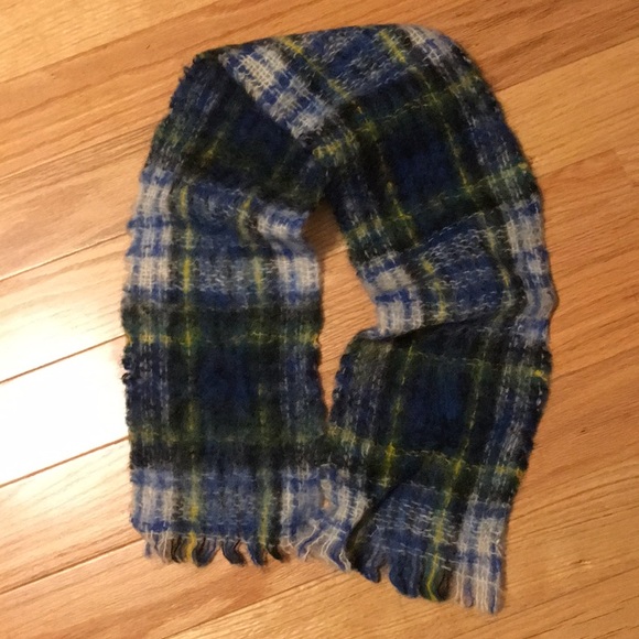 Vintage Wool scarf made in Scotland - Picture 2 of 7